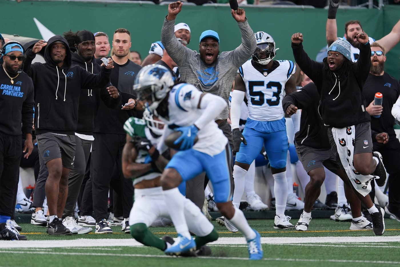 Panthers beat Jets 13-6 for third straight win, but Bryce Young leaves with injured ankle | iNFOnews.ca
