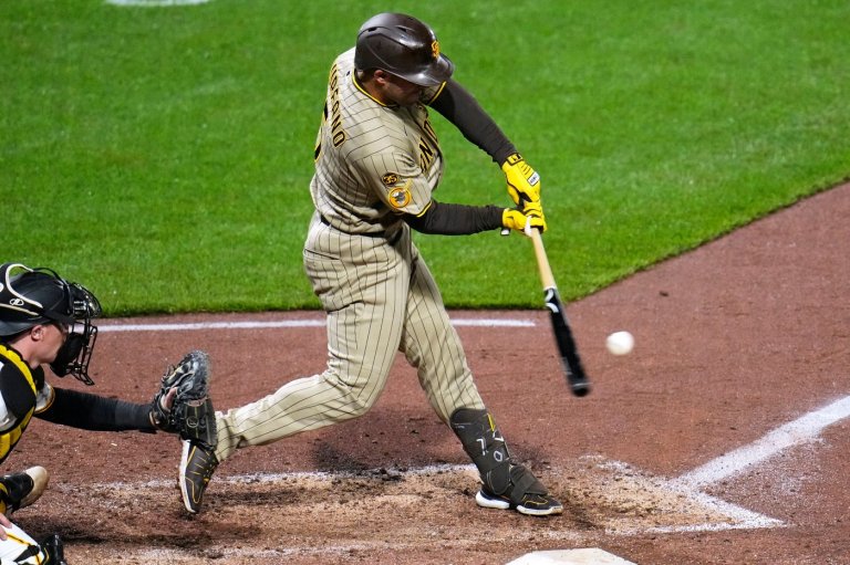 Padres blank Pirates 5-0 for 3rd straight victory, ending Pittsburgh's 5-game win streak | iNFOnews.ca