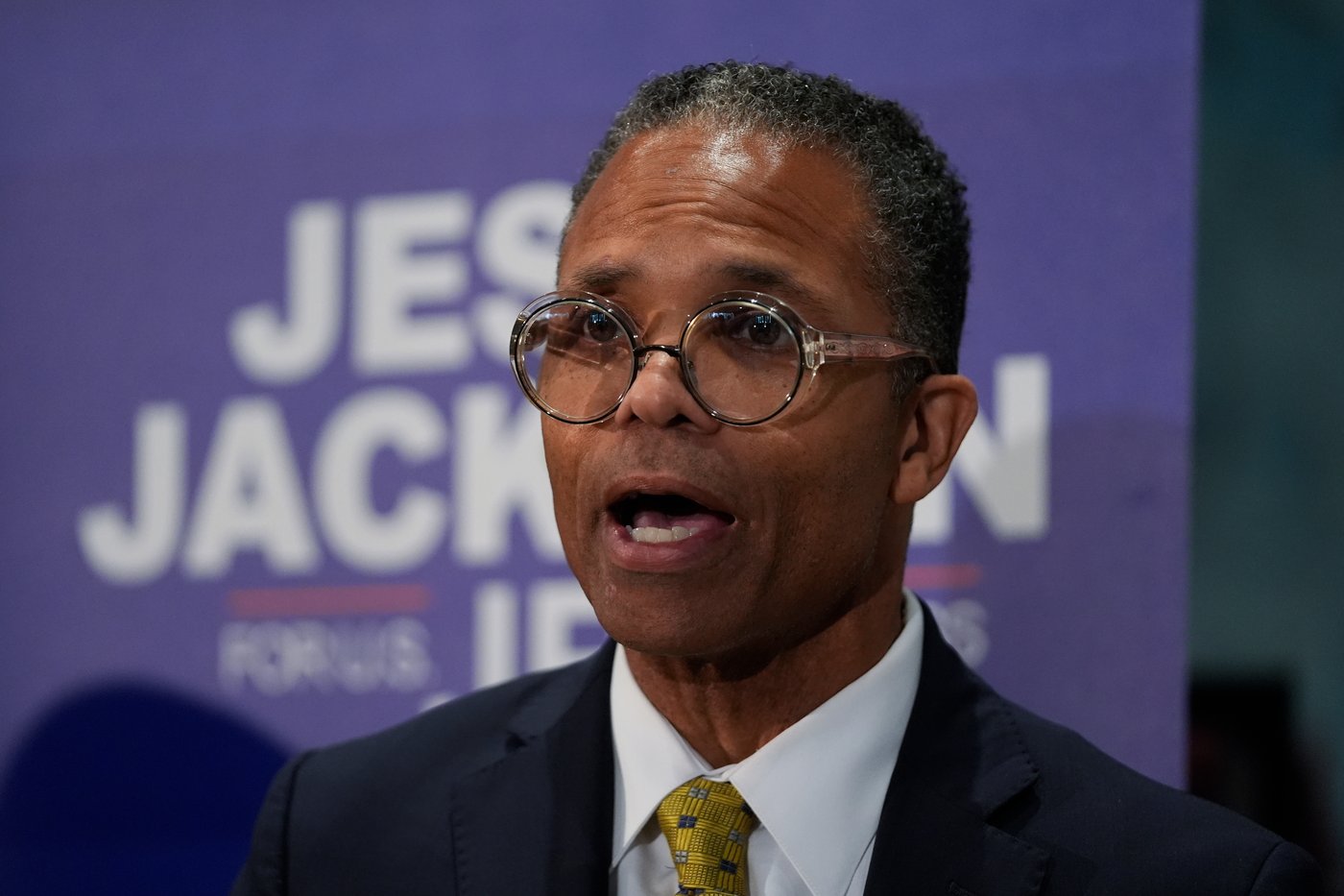 Jesse Jackson Jr. pitches redemption in bid for old House seat years after campaign fraud conviction | iNFOnews.ca