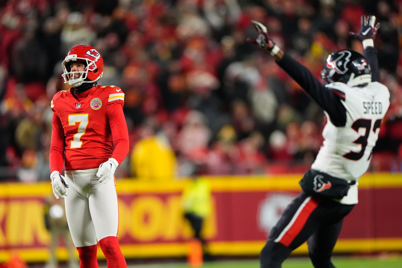 Texans stifle Patrick Mahomes and Chiefs in 20-10 victory to keep pace in AFC South race | iNFOnews.ca
