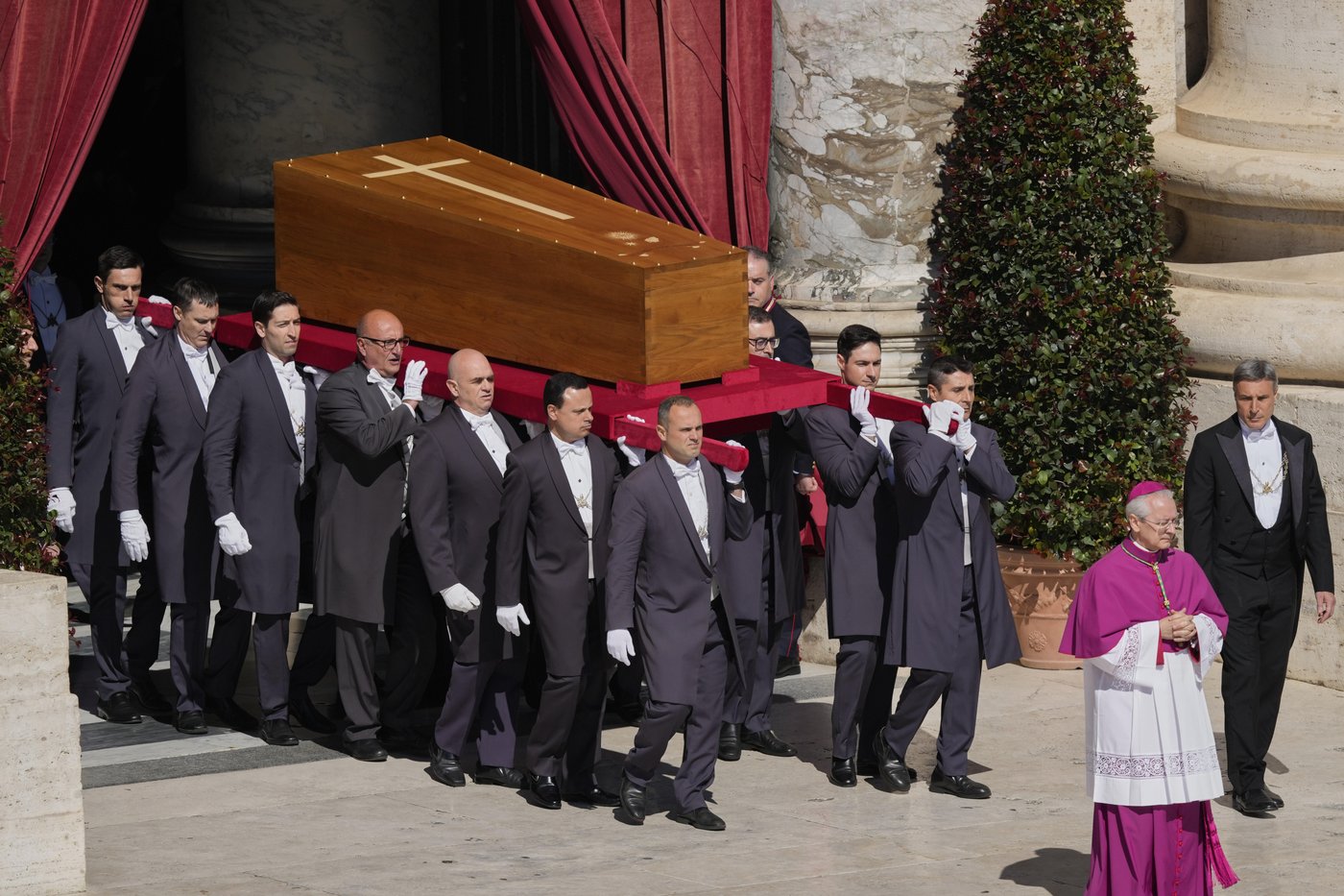 PHOTO COLLECTION: Vatican Pope Funeral Top Photos of the Day | iNFOnews.ca PHOTO COLLECTION: Vatican Pope Funeral Top Photos of the Day | iNFOnews.ca