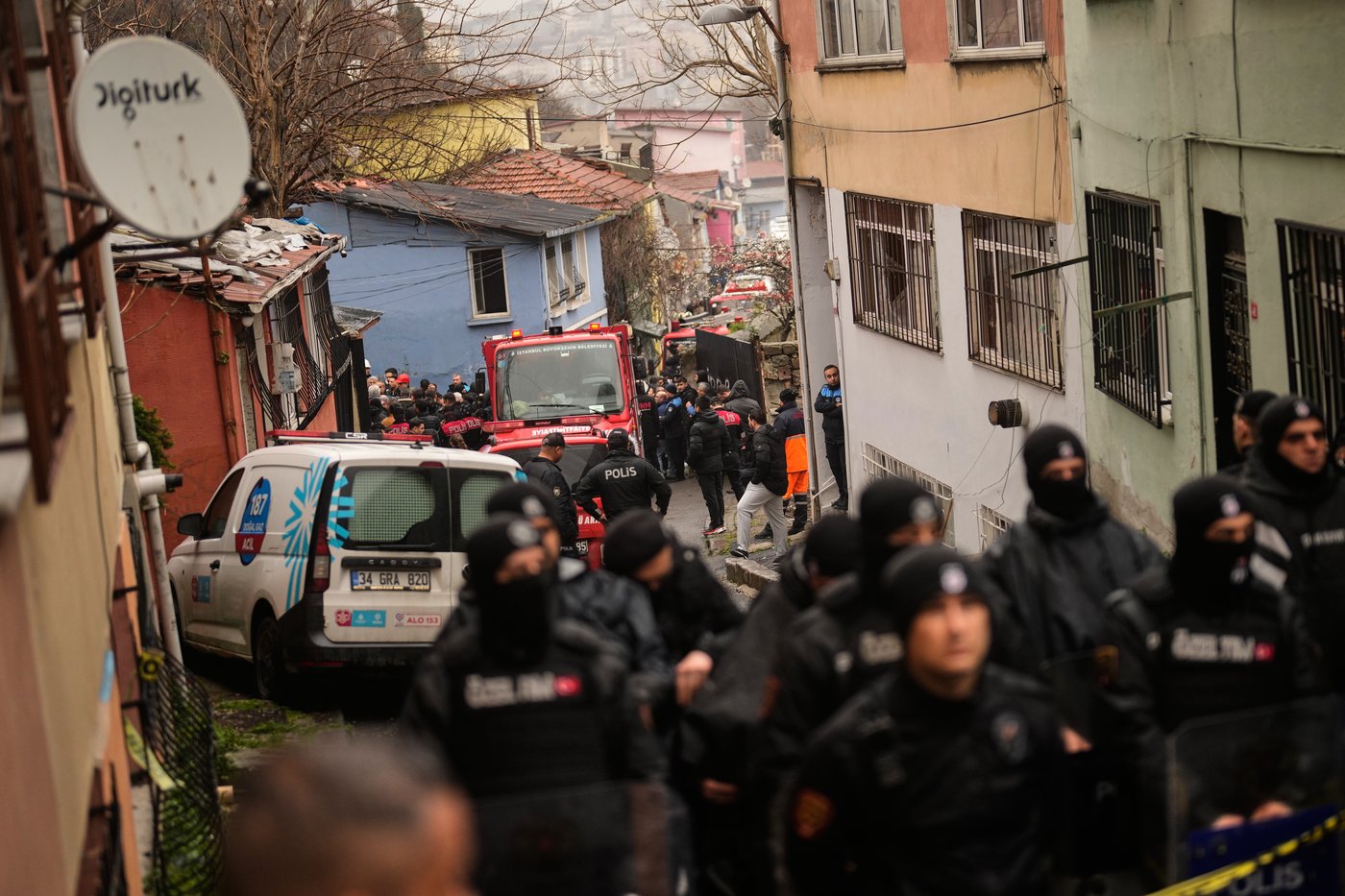 1 dead in Istanbul after gas explosion collapses 2 buildings | iNFOnews.ca