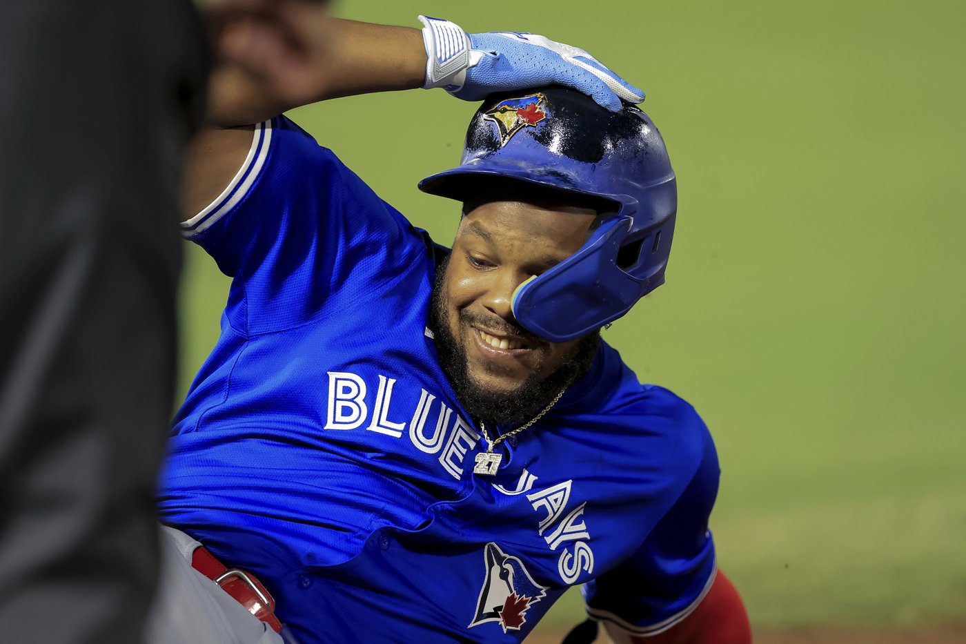 Blue Jays beat fading Rays 6-5 for 6th straight win, close in on AL East title | iNFOnews.ca