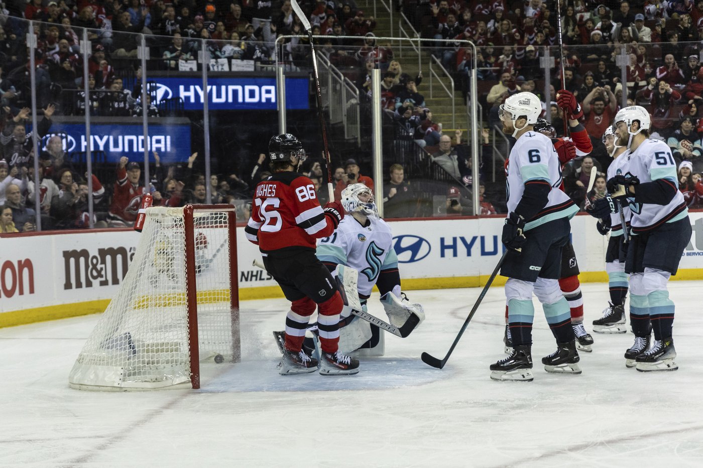 Meier scores tiebreaking goal early in 3rd period as Devils beat Kraken 3-2 | iNFOnews.ca