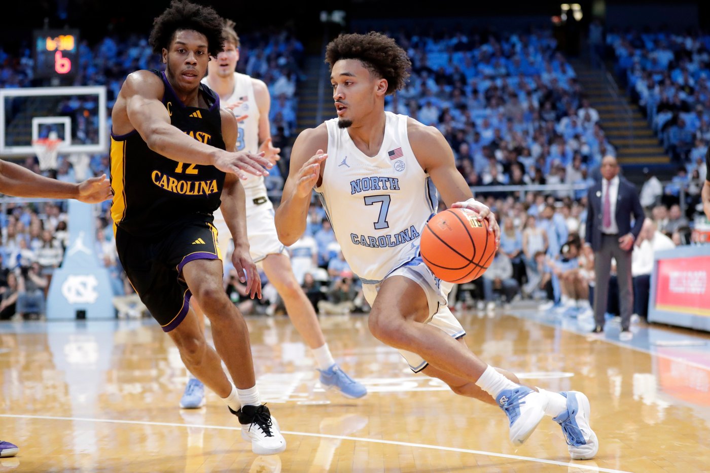 Caleb Wilson leads No. 12 North Carolina to season-high point total in 99-51 rout of East Carolina | iNFOnews.ca
