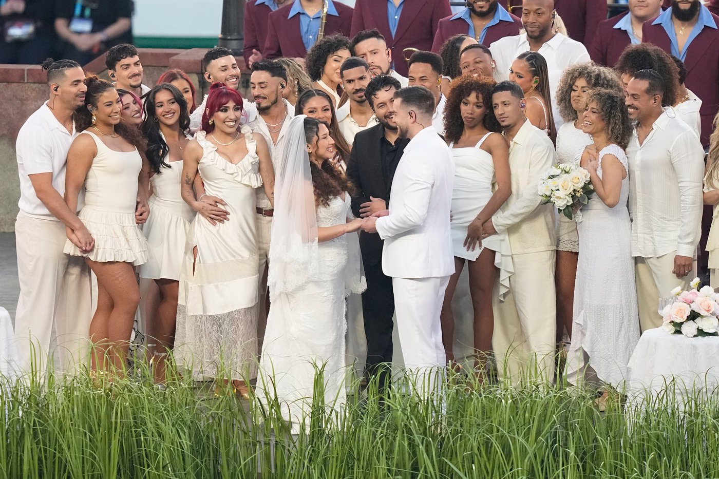 Yes, there was a real wedding during Bad Bunny's Super Bowl halftime show | iNFOnews.ca