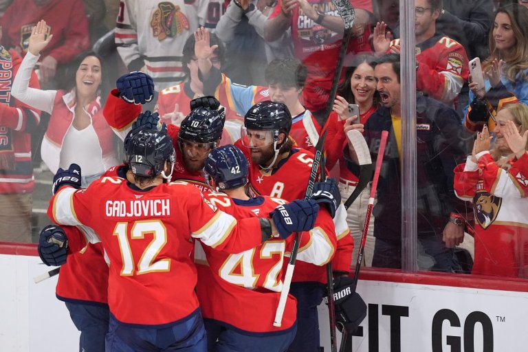 Boqvist scores go-ahead goal as Cup champ Panthers beat Blackhawks 3-2 on banner-raising night | iNFOnews.ca