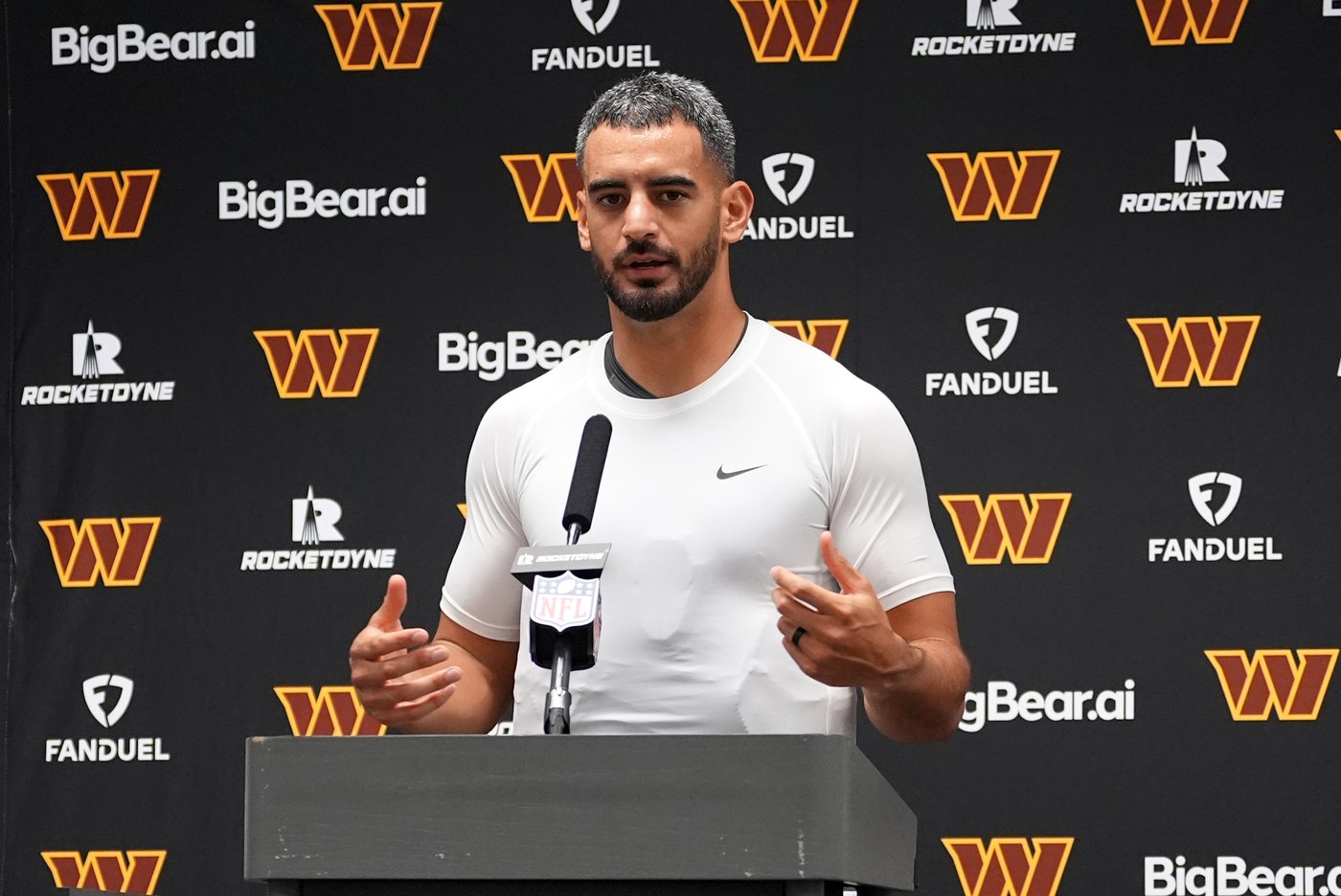 Commanders rally around Marcus Mariota with Jayden Daniels sidelined | iNFOnews.ca