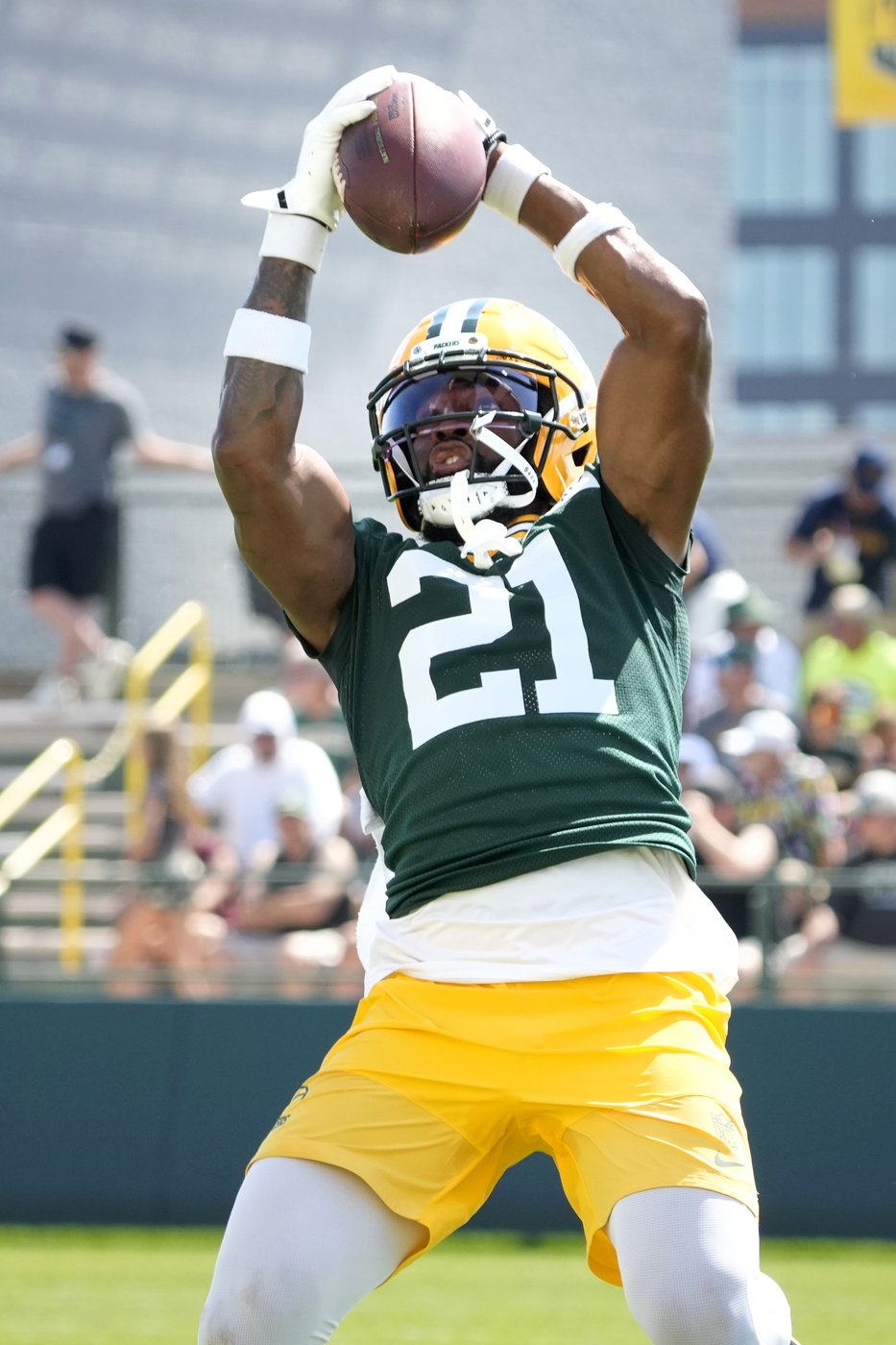 Packers' Nate Hobbs out after right knee surgery for torn meniscus | iNFOnews.ca Packers' Nate Hobbs out after right knee surgery for torn meniscus | iNFOnews.ca