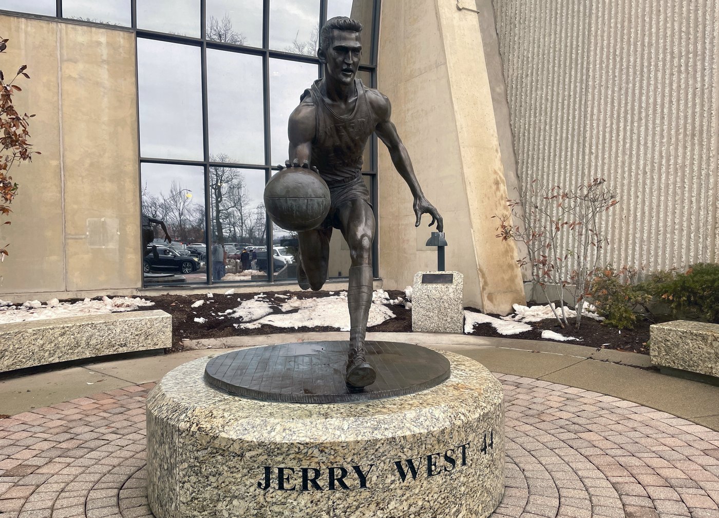 West Virginia celebrates the life of NBA great Jerry West at sellout game with No. 2 Iowa State | iNFOnews.ca West Virginia celebrates the life of NBA great Jerry West at sellout game with No. 2 Iowa State | iNFOnews.ca