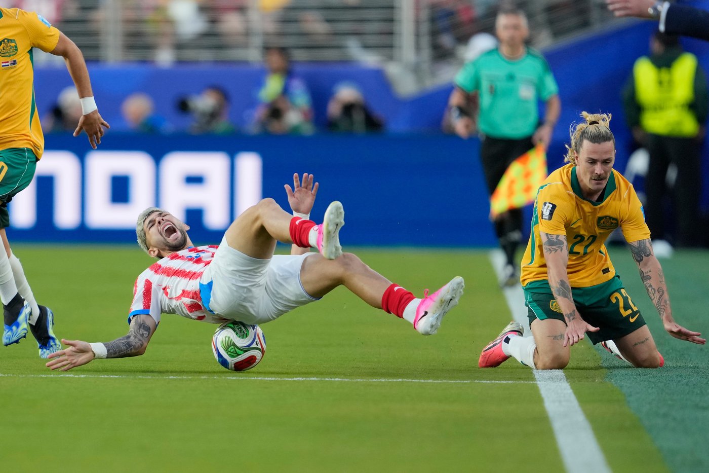 Australia clinches knockout round spot with 0-0 draw; Paraguay also likely to advance | iNFOnews.ca