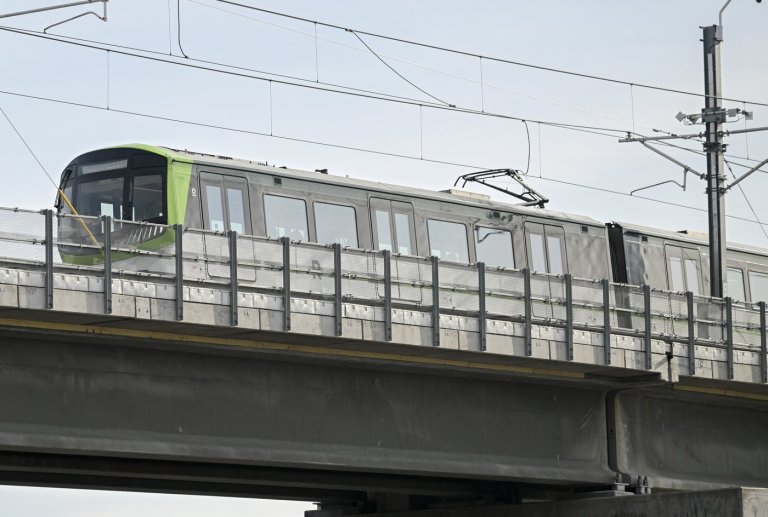 Branch of Montreal light-rail network to open in November, the other delayed to 2026 | iNFOnews.ca