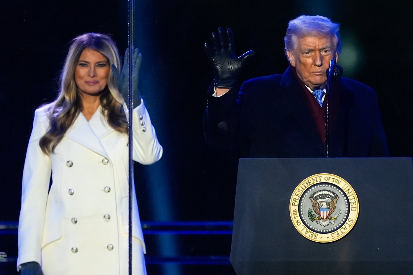 Melania Trump lights the National Christmas Tree after president counts down | iNFOnews.ca Melania Trump lights the National Christmas Tree after president counts down | iNFOnews.ca