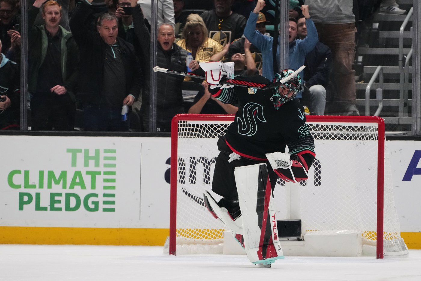 Catton scores game-winner in shootout, Kraken end skid with 4-3 victory against Golden Knights | iNFOnews.ca Catton scores game-winner in shootout, Kraken end skid with 4-3 victory against Golden Knights | iNFOnews.ca