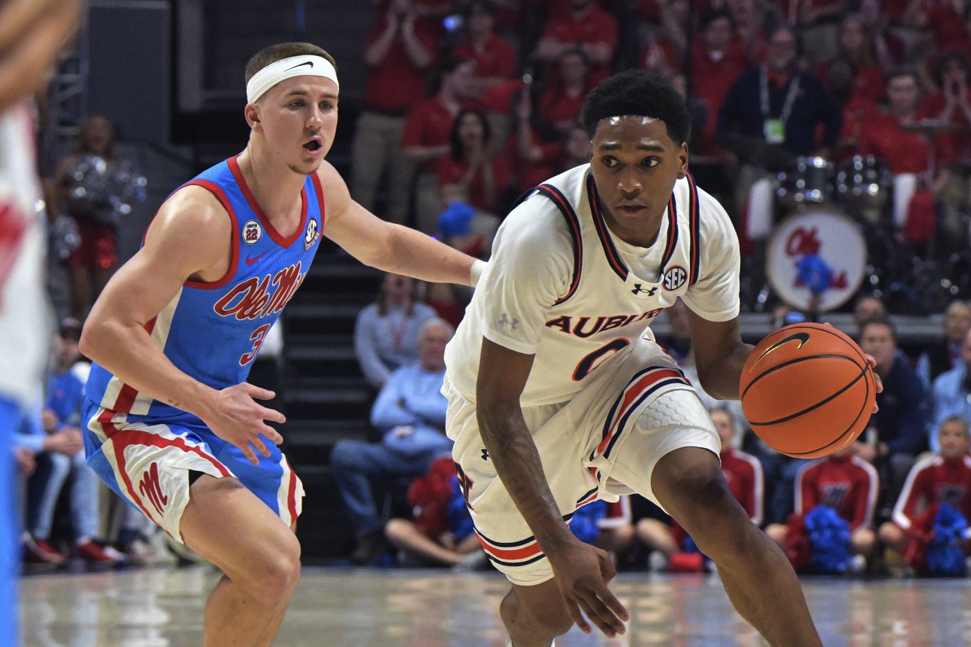 Johni Broome's 20 points, 12 rebounds help top-ranked Auburn beat No. 23 Ole Miss 92-82 | iNFOnews.ca