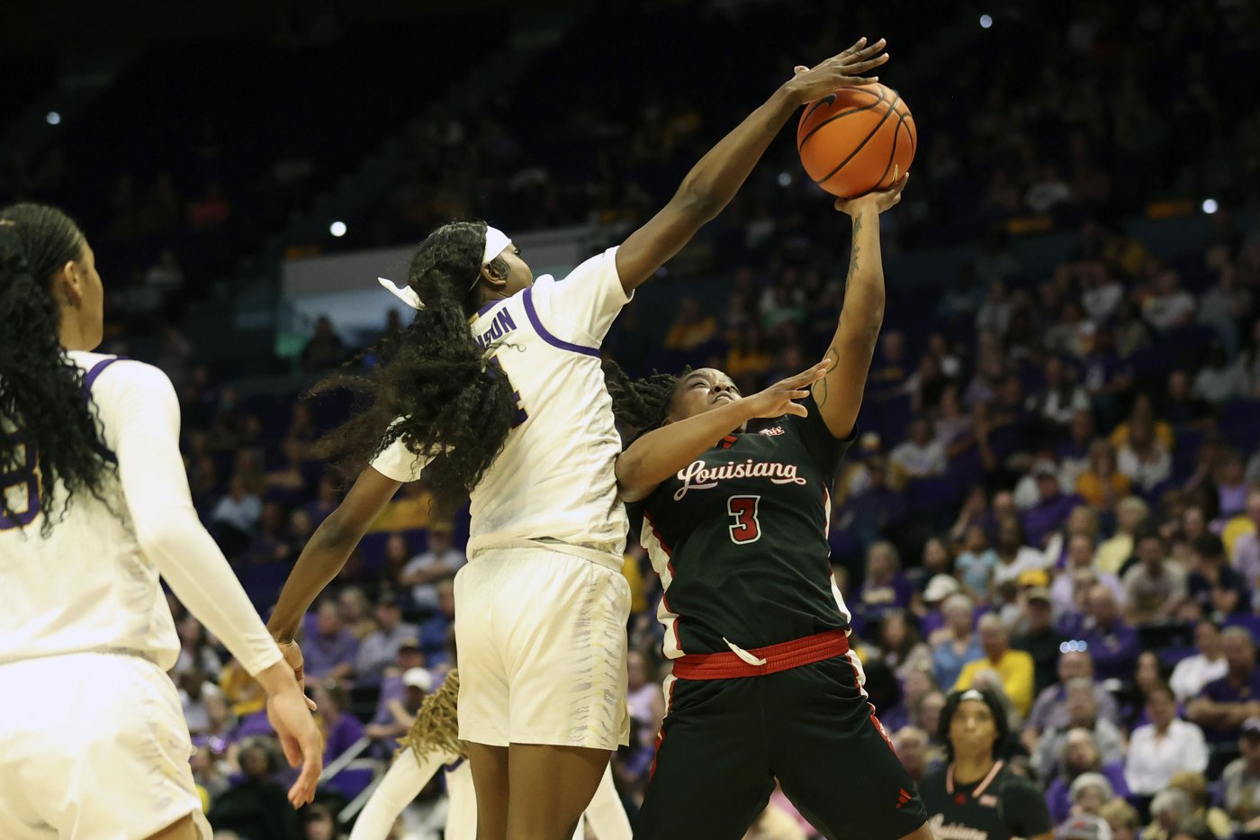 Wolfenbarger, Morrow lead No. 4 LSU past Louisiana-Lafayette 85-57 | iNFOnews.ca Wolfenbarger, Morrow lead No. 4 LSU past Louisiana-Lafayette 85-57 | iNFOnews.ca