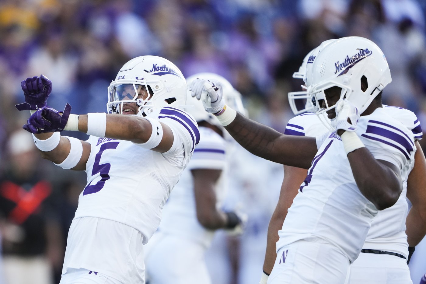 Washington makes emphatic Big Ten debut thumping Northwestern 24-5 | iNFOnews.ca