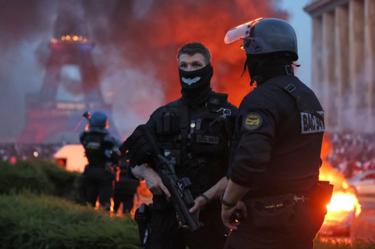 Paris police detain 45 after violence erupts during celebrations of PSG's Champions League title | iNFOnews.ca