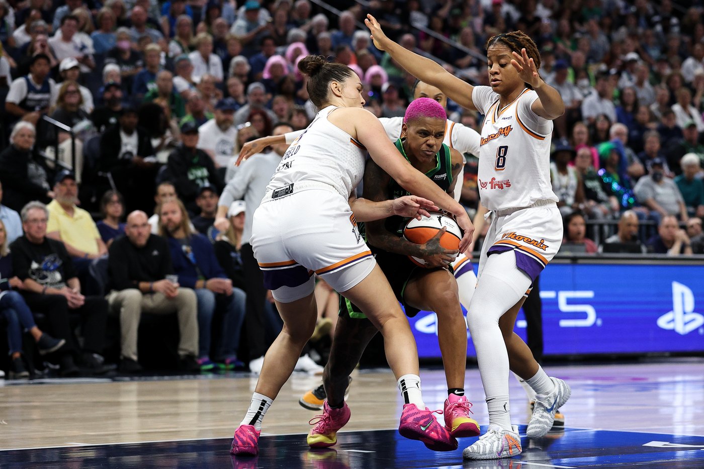 Mercury snap back from 20-point deficit to beat Lynx in OT and even WNBA semifinal series | iNFOnews.ca Mercury snap back from 20-point deficit to beat Lynx in OT and even WNBA semifinal series | iNFOnews.ca
