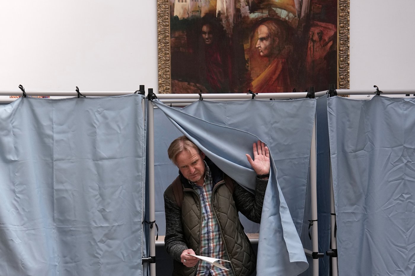 Photos of Hungary's presidential election, as voters end Viktor Orbán's 16-year rule | iNFOnews.ca