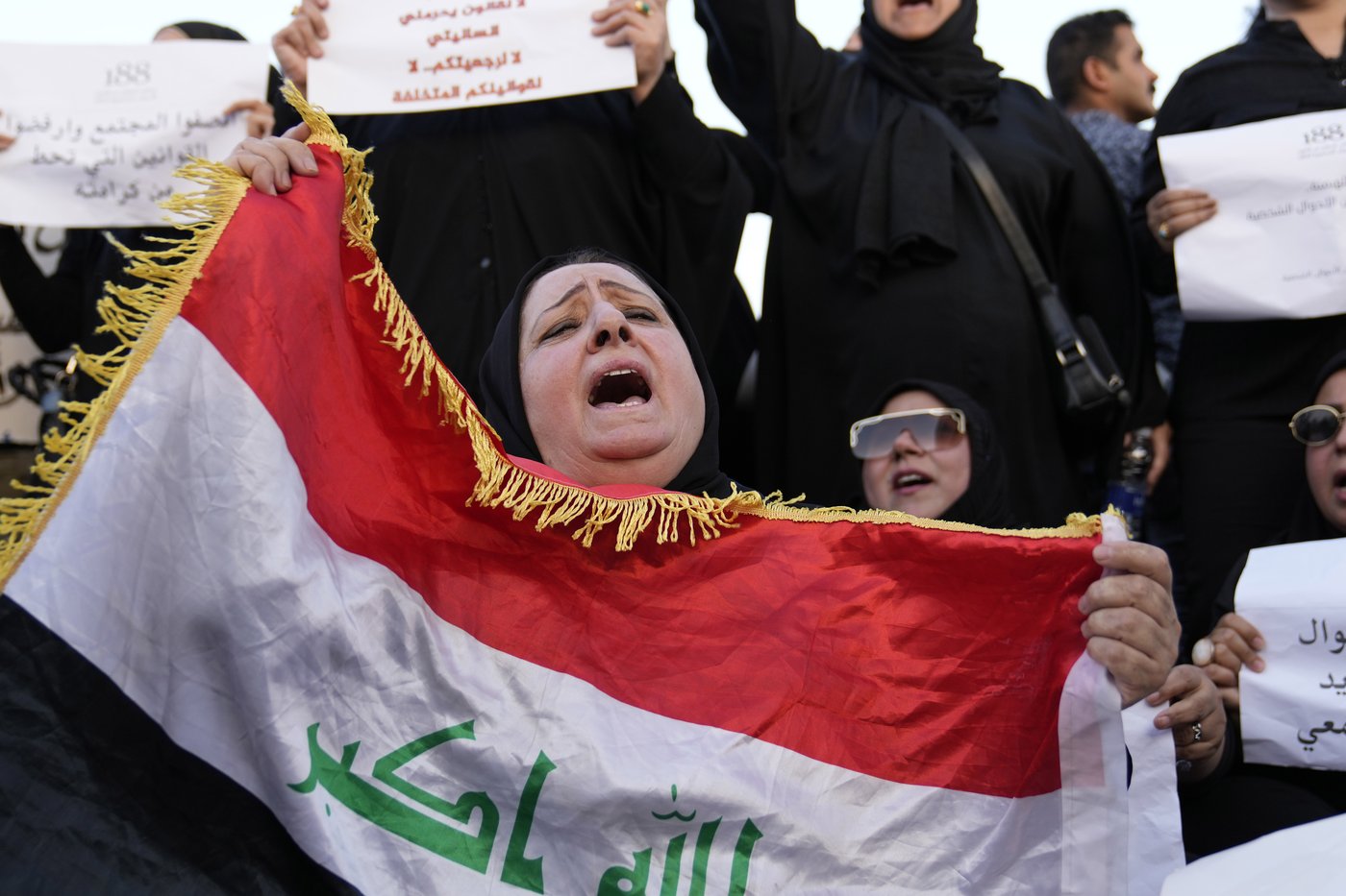 Iraqi lawmakers pass a bill that critics say legalizes child marriage | iNFOnews.ca Iraqi lawmakers pass a bill that critics say legalizes child marriage | iNFOnews.ca