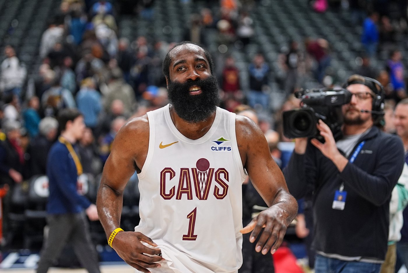 James Harden out for the Cavaliers against the Bucks after breaking right thumb | iNFOnews.ca
