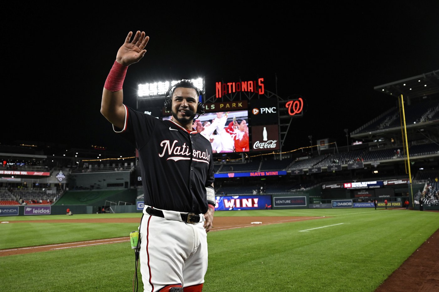 Nationals catcher Keibert Ruiz hits an RBI double in his 1st MLB game in front of his parents | iNFOnews.ca