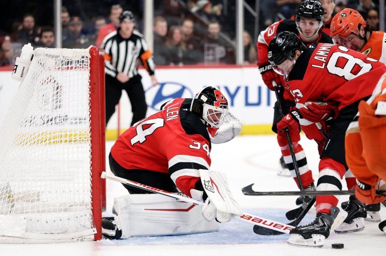 Devils beat the Ducks 4-1 to end a 5-game home losing streak | iNFOnews.ca