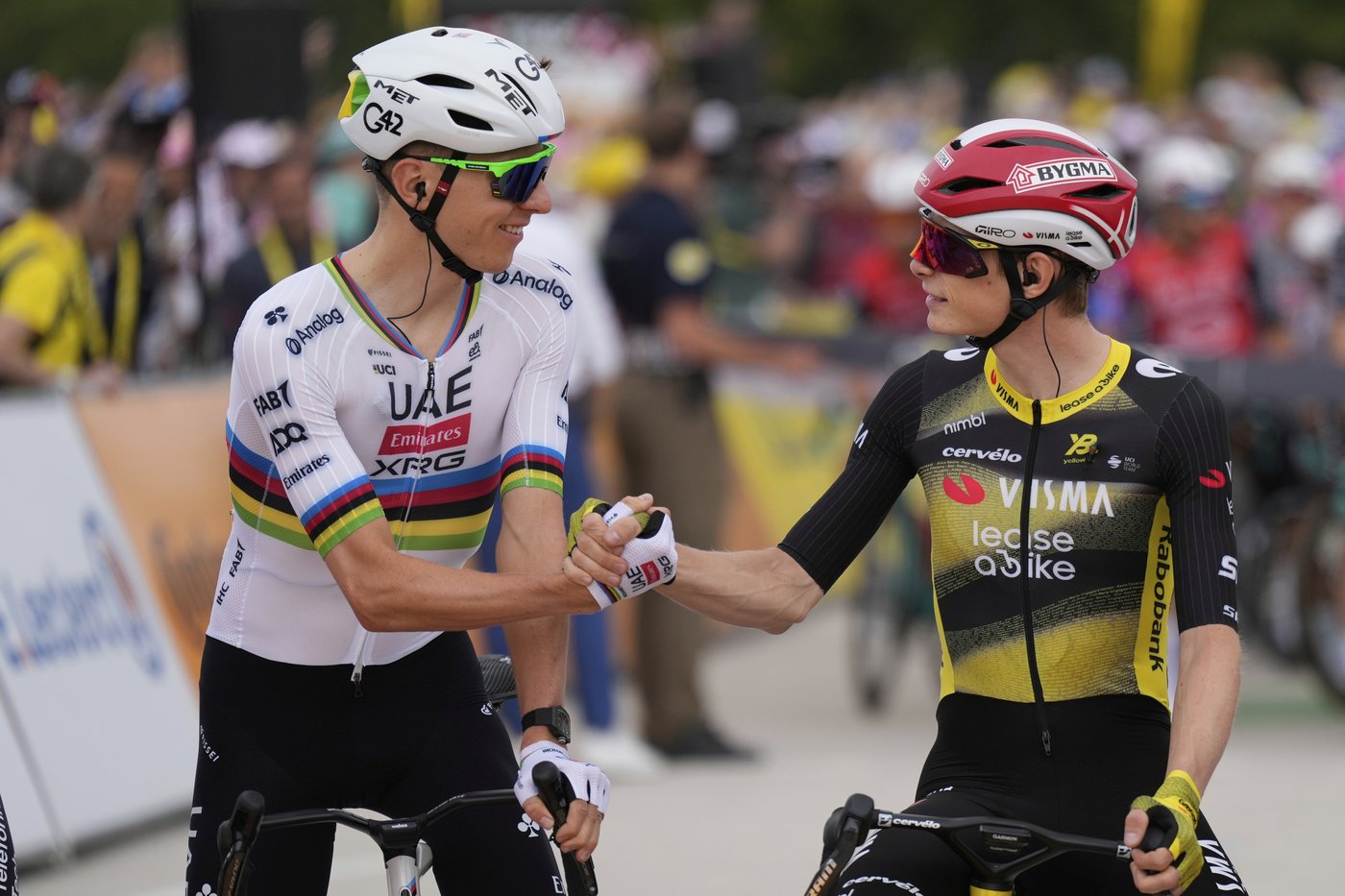 Tour de France: Philipsen wins first stage, Pogačar finishes safely | iNFOnews.ca