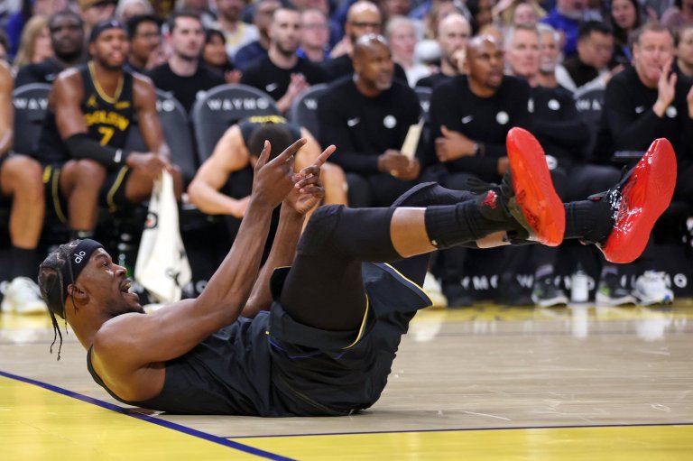 Warriors star Jimmy Butler undergoes right knee surgery to repair anterior cruciate ligament | iNFOnews.ca