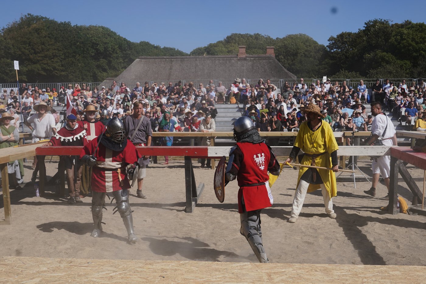 With swords, axes and shields, fighters go head-to-head in medieval combat world championship | iNFOnews.ca With swords, axes and shields, fighters go head-to-head in medieval combat world championship | iNFOnews.ca