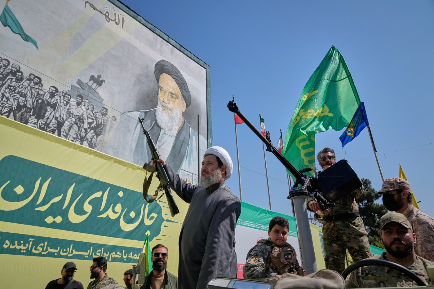 Hundreds of thousands attend Iran's biggest government-organized rally since the war began | iNFOnews.ca