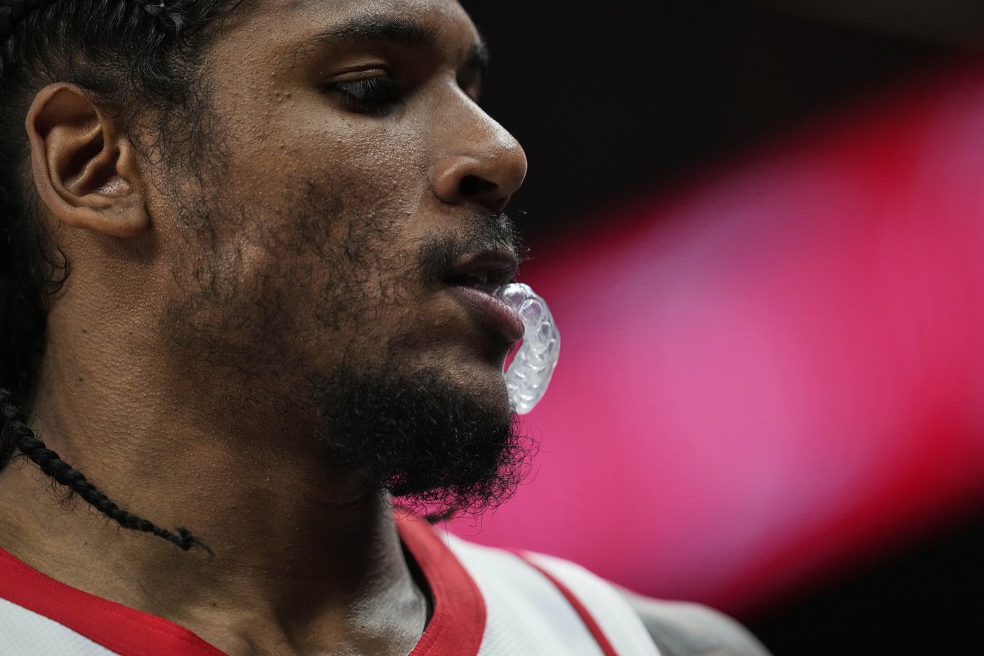Jimmy Butler returns from injury absence to lead Warriors past Rockets 109-106 for 3-1 series lead | iNFOnews.ca
