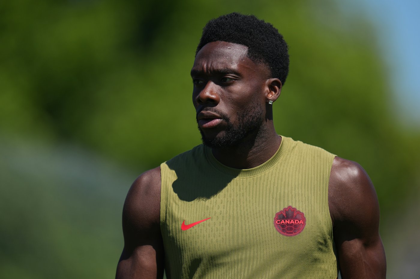 Canada captain Alphonso Davies available to play vs. Qatar after missing World Cup opener | iNFOnews.ca