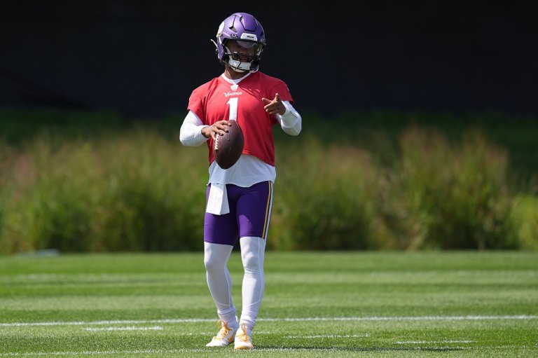 Vikings pick Kyler Murray as their starting quarterback over J.J. McCarthy, AP source says | iNFOnews.ca