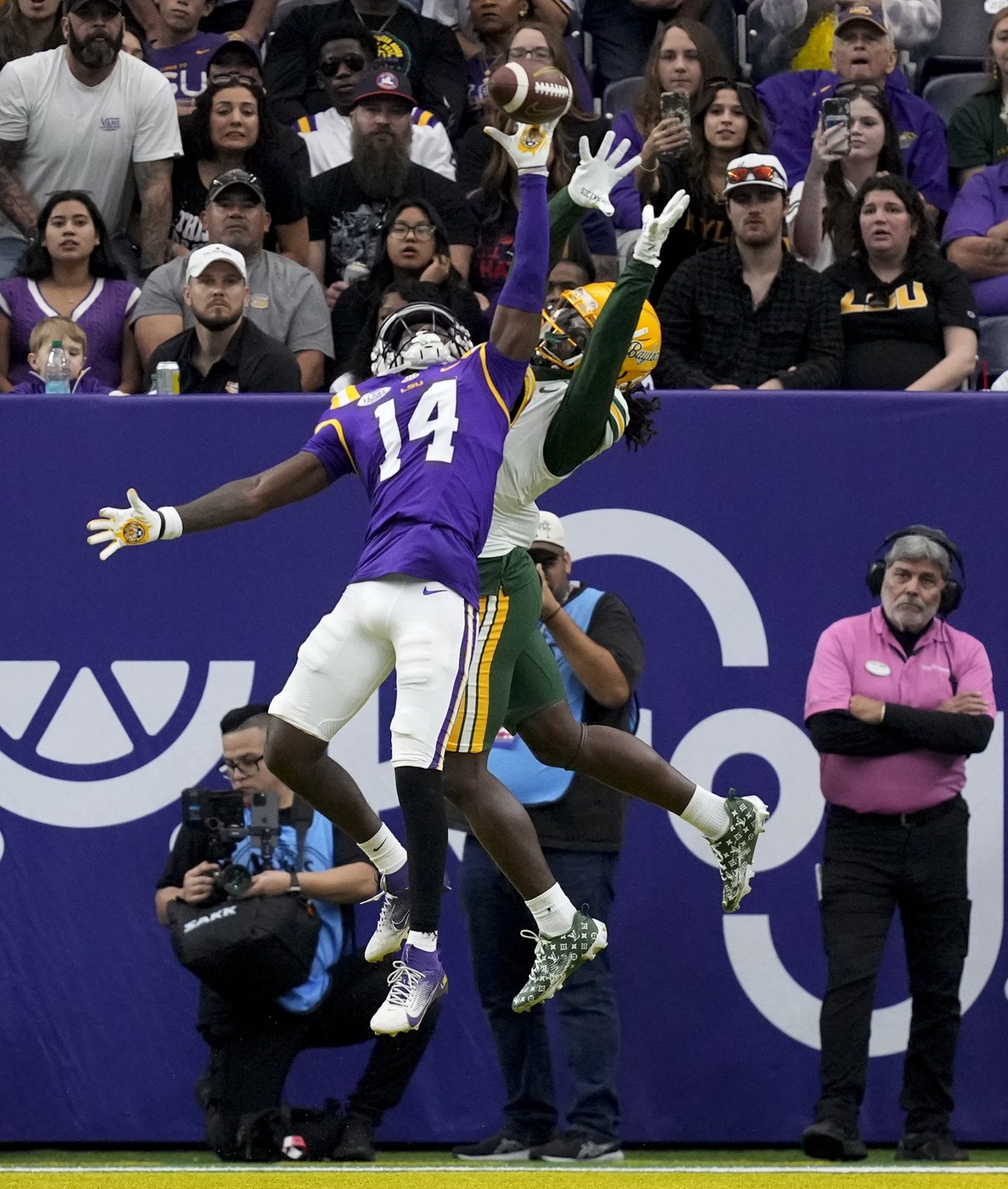 Nussmeier throws for 304 yards and 3 TDs as LSU beats Baylor 44-31 in Texas Bowl | iNFOnews.ca