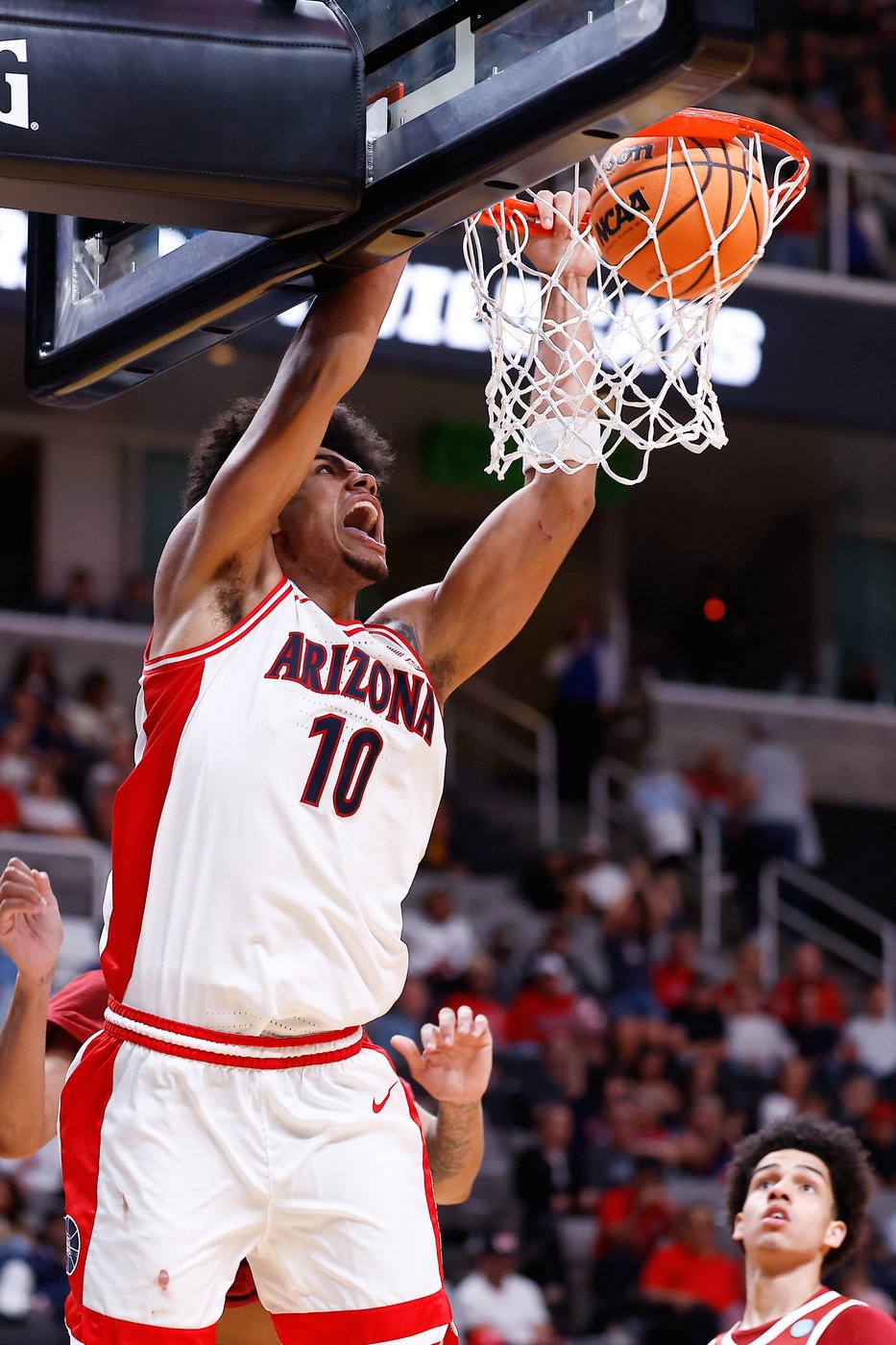 Arizona uses inside game instead of 3-point shooting to reach Elite Eight meeting with Purdue | iNFOnews.ca