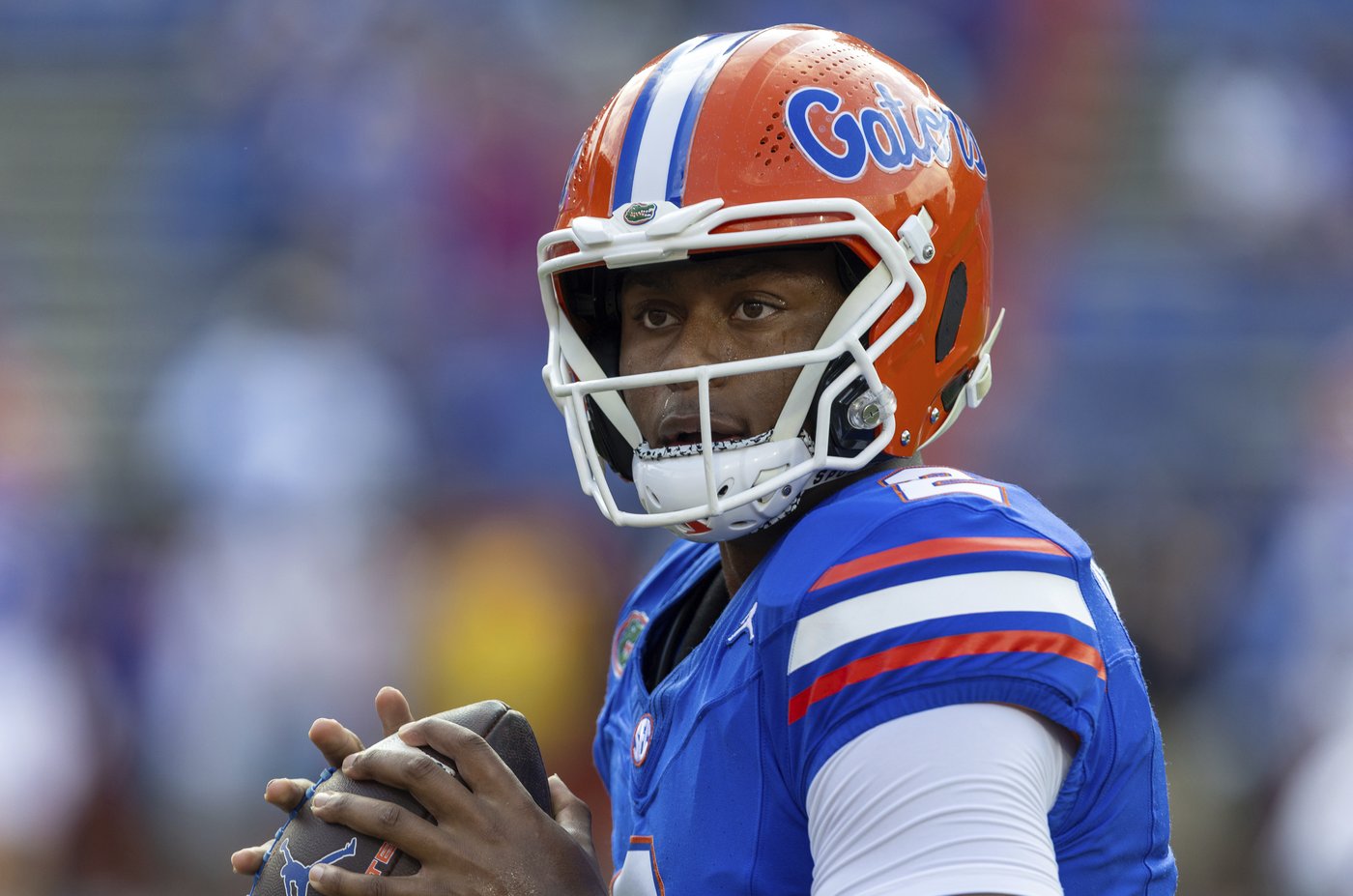DJ Lagway throws 3 TDs, leads No. 15 Florida to a 55-0 victory over Long Island in opener | iNFOnews.ca