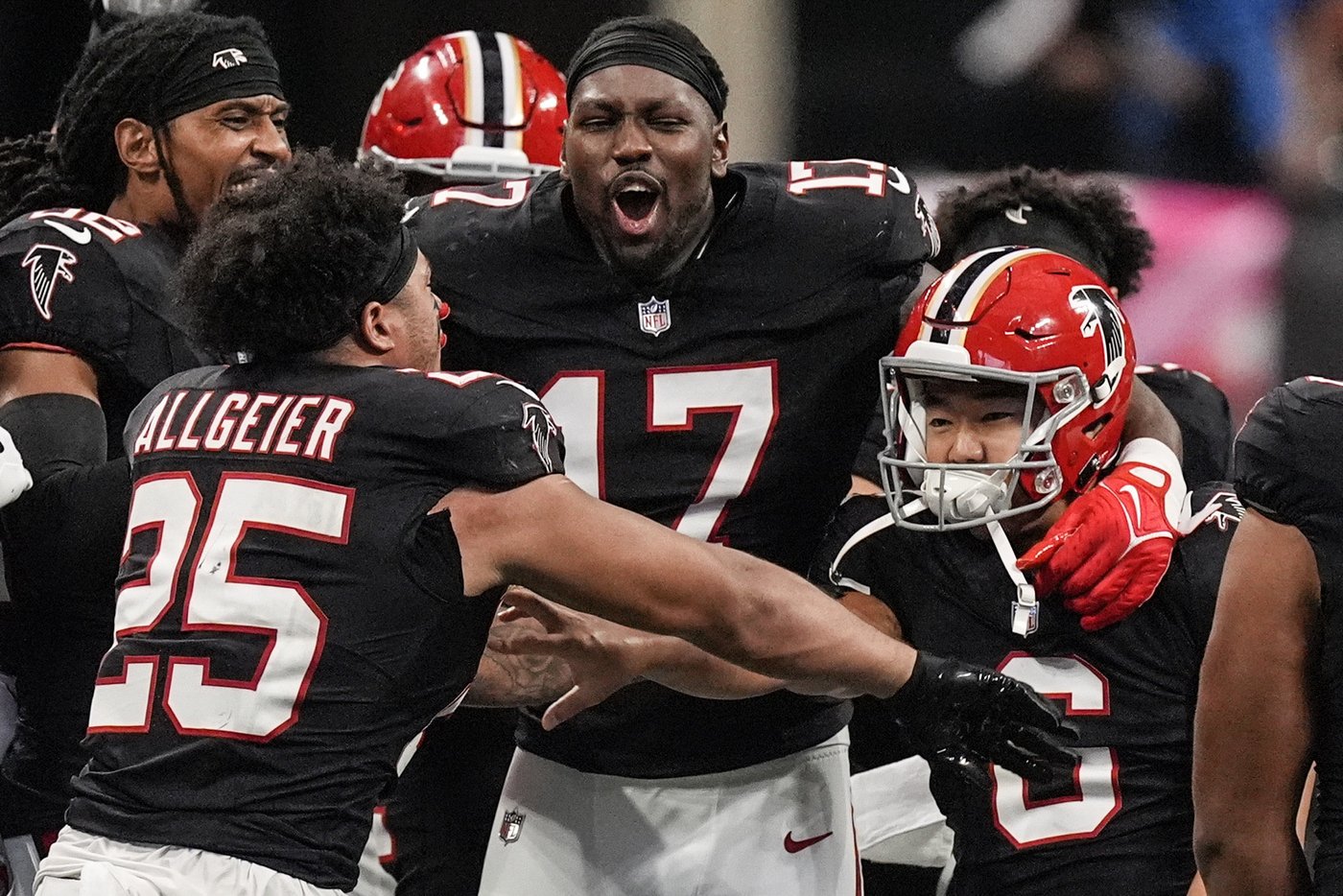 Younghoe Koo's 58-yard field goal with 2 seconds left gives Falcons 26-24 win over Saints | iNFOnews.ca