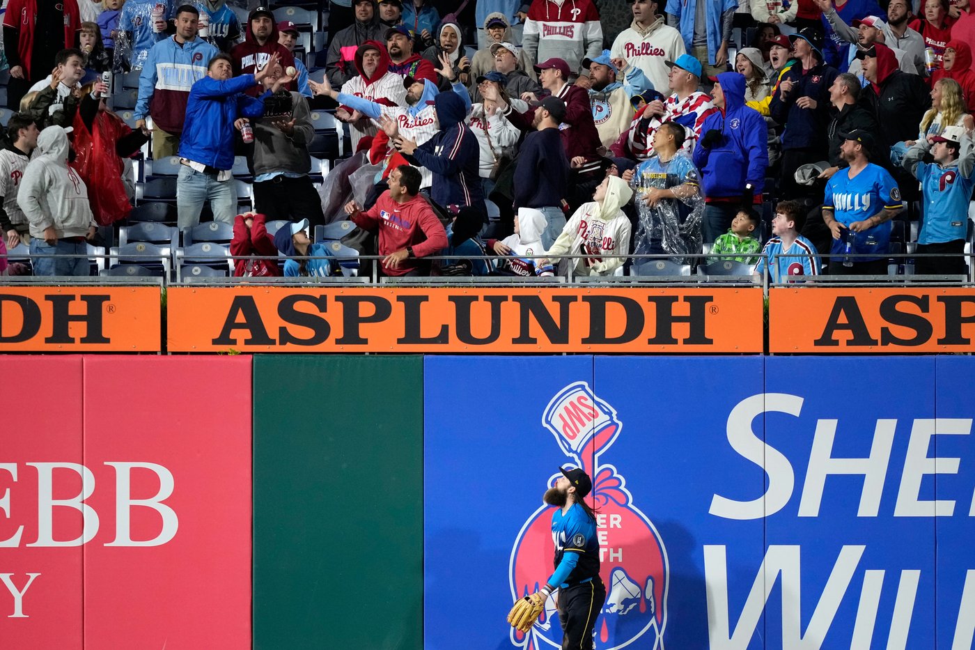 Williams goes pitch-for-pitch against Phillies' ace Sánchez. Both were sharp in Cleveland's 1-0 win | iNFOnews.ca