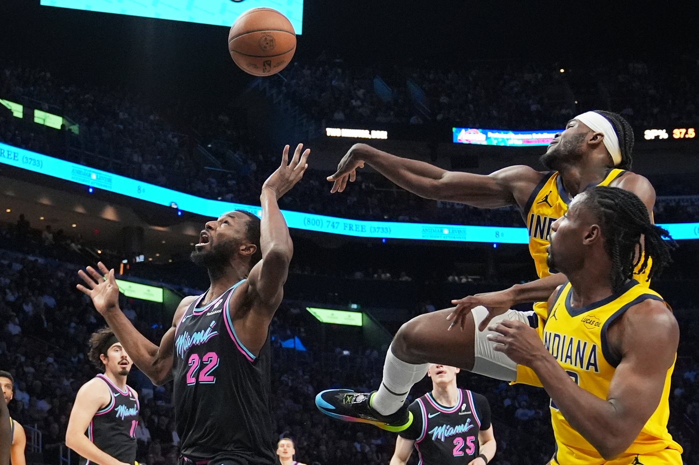 Heat run away in 4th quarter and beat Pacers 142-116 to hand Indiana its 8th straight loss | iNFOnews.ca Heat run away in 4th quarter and beat Pacers 142-116 to hand Indiana its 8th straight loss | iNFOnews.ca