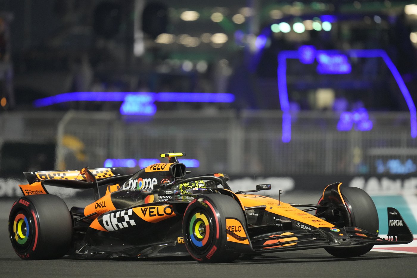 Norris takes pole for season-ending Abu Dhabi GP and Hamilton 18th in Mercedes farewell | iNFOnews.ca