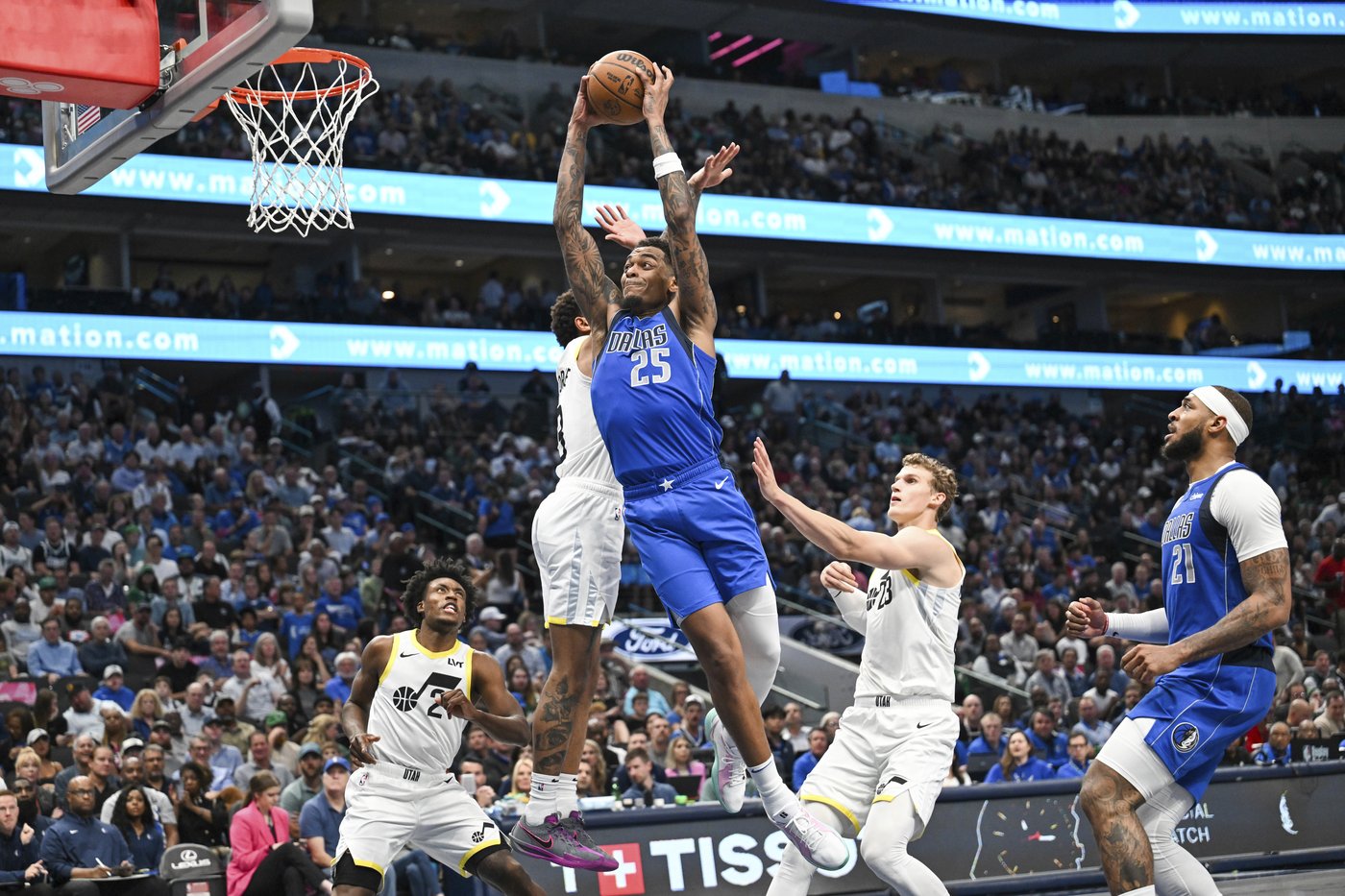 Kyrie Irving scores 23 points to lead Mavericks past Jazz 110-102 | iNFOnews.ca Kyrie Irving scores 23 points to lead Mavericks past Jazz 110-102 | iNFOnews.ca