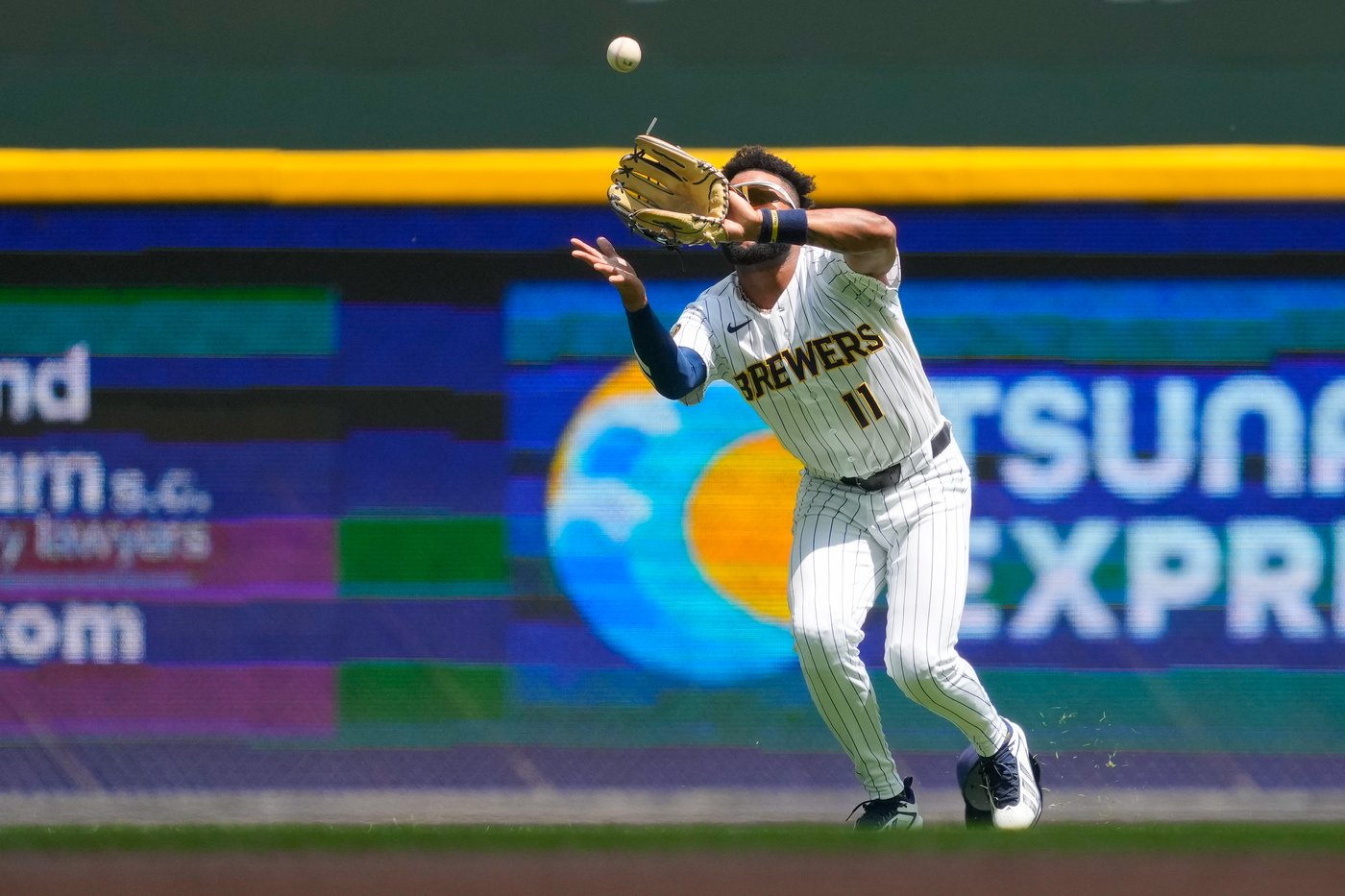 Contreras' 3-run homer in the bottom of the 9th gives Brewers 3-1 win over Marlins | iNFOnews.ca Contreras' 3-run homer in the bottom of the 9th gives Brewers 3-1 win over Marlins | iNFOnews.ca