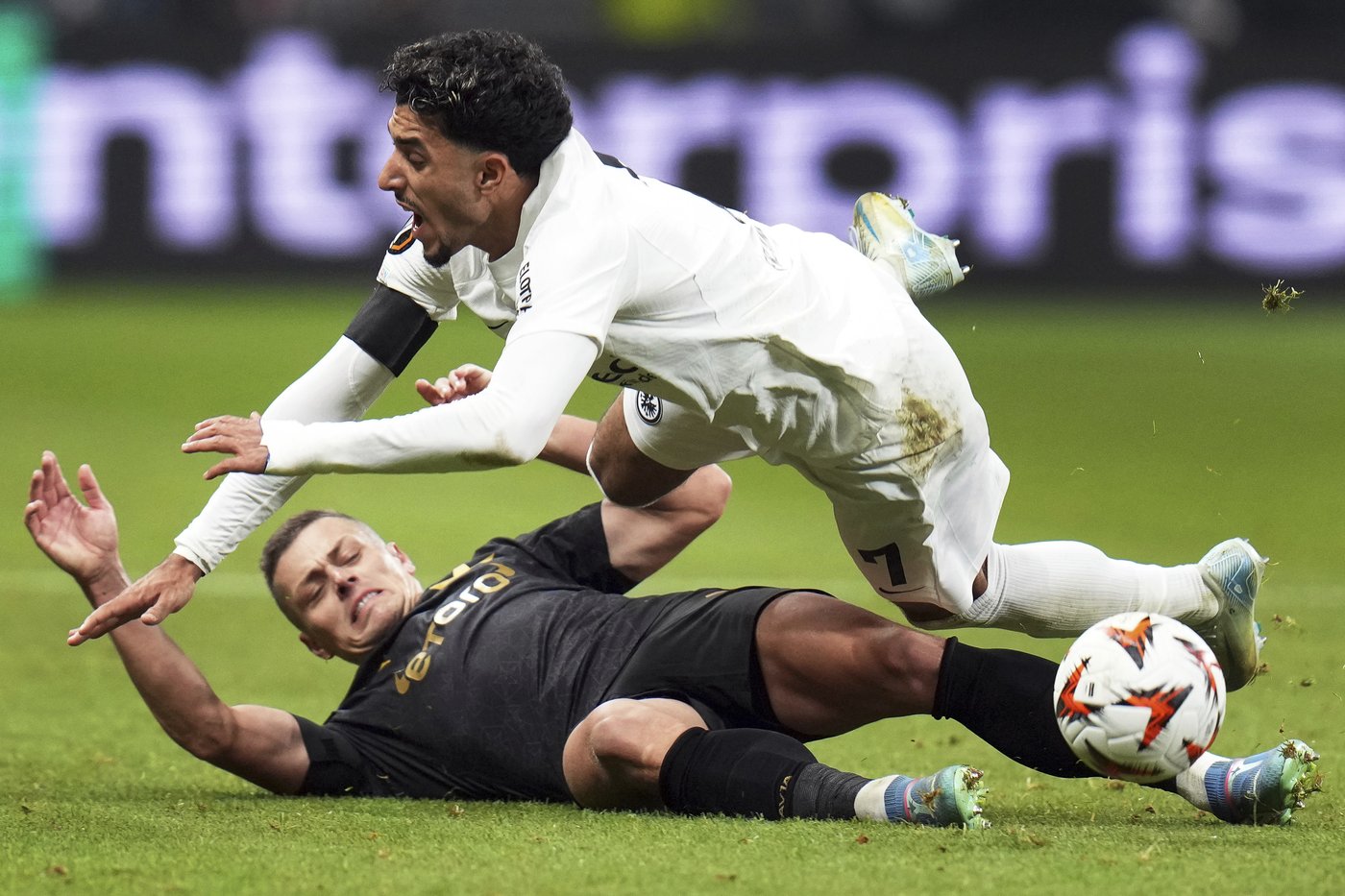 Man United ends winless run in Europe and Osimhen scores 2 as Galatasaray beats Tottenham | iNFOnews.ca
