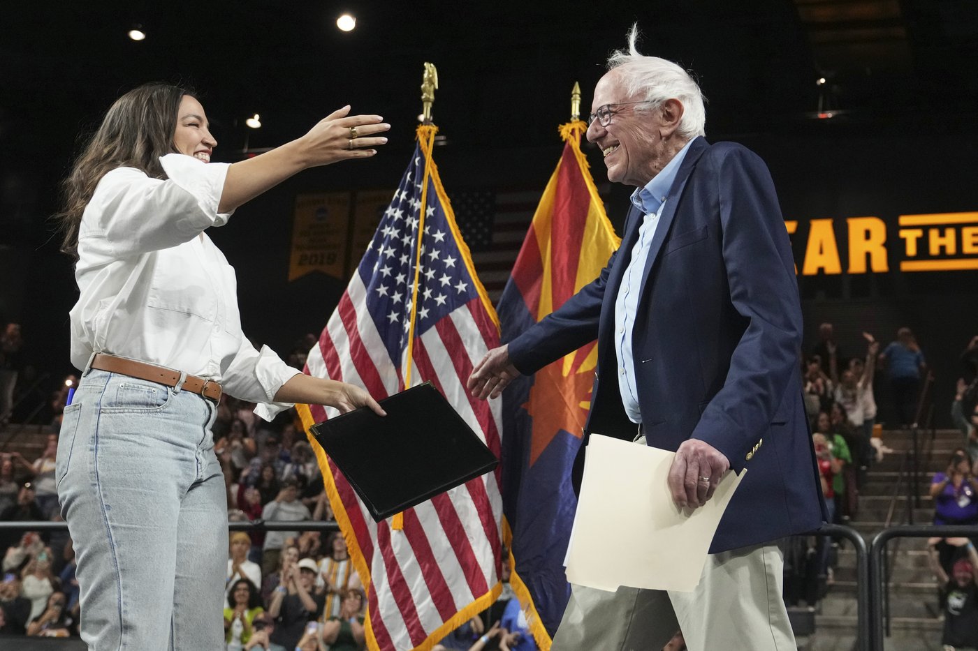 Bernie Sanders and AOC are popular with Democrats. Here's a timeline of their alliance | iNFOnews.ca Bernie Sanders and AOC are popular with Democrats. Here's a timeline of their alliance | iNFOnews.ca