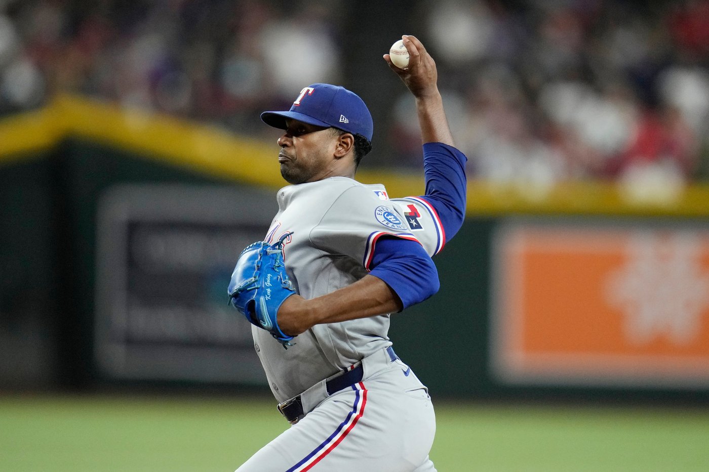 Rangers use a 6-run 5th inning to beat Diamondbacks 6-2, stay in AL playoff race | iNFOnews.ca Rangers use a 6-run 5th inning to beat Diamondbacks 6-2, stay in AL playoff race | iNFOnews.ca