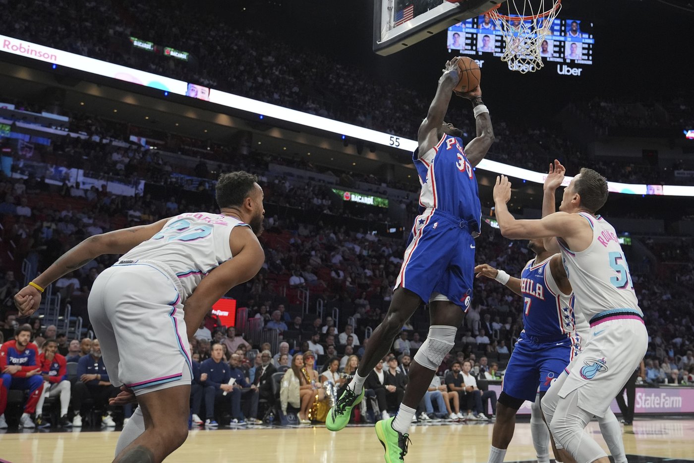 Robinson scores 21, Herro adds 20 and Heat rally late to beat 76ers 117-105 | iNFOnews.ca