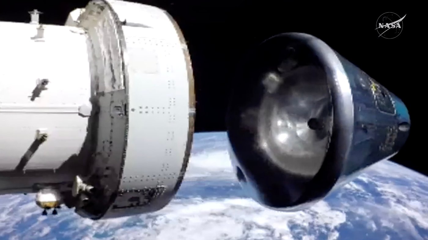 Artemis II astronauts return from moon with a splashdown to close out a record-breaking lunar voyage | iNFOnews.ca Artemis II astronauts return from moon with a splashdown to close out a record-breaking lunar voyage | iNFOnews.ca