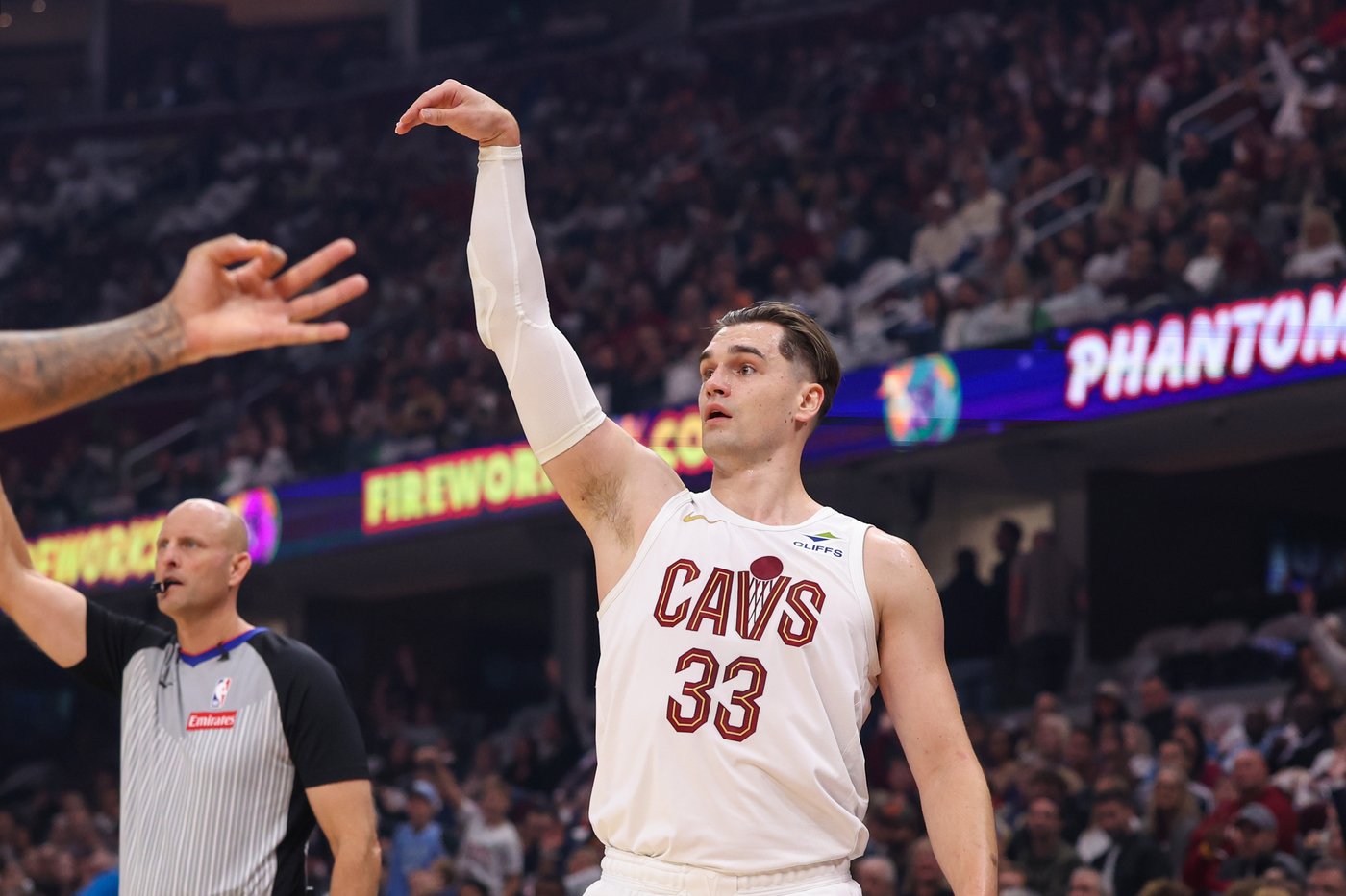 Cavaliers survive a late Nets rally to win home opener 125-121 | iNFOnews.ca Cavaliers survive a late Nets rally to win home opener 125-121 | iNFOnews.ca